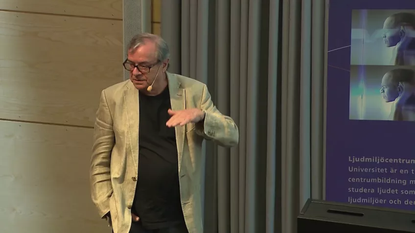 Håkan Lundström during a lecture. Photo.